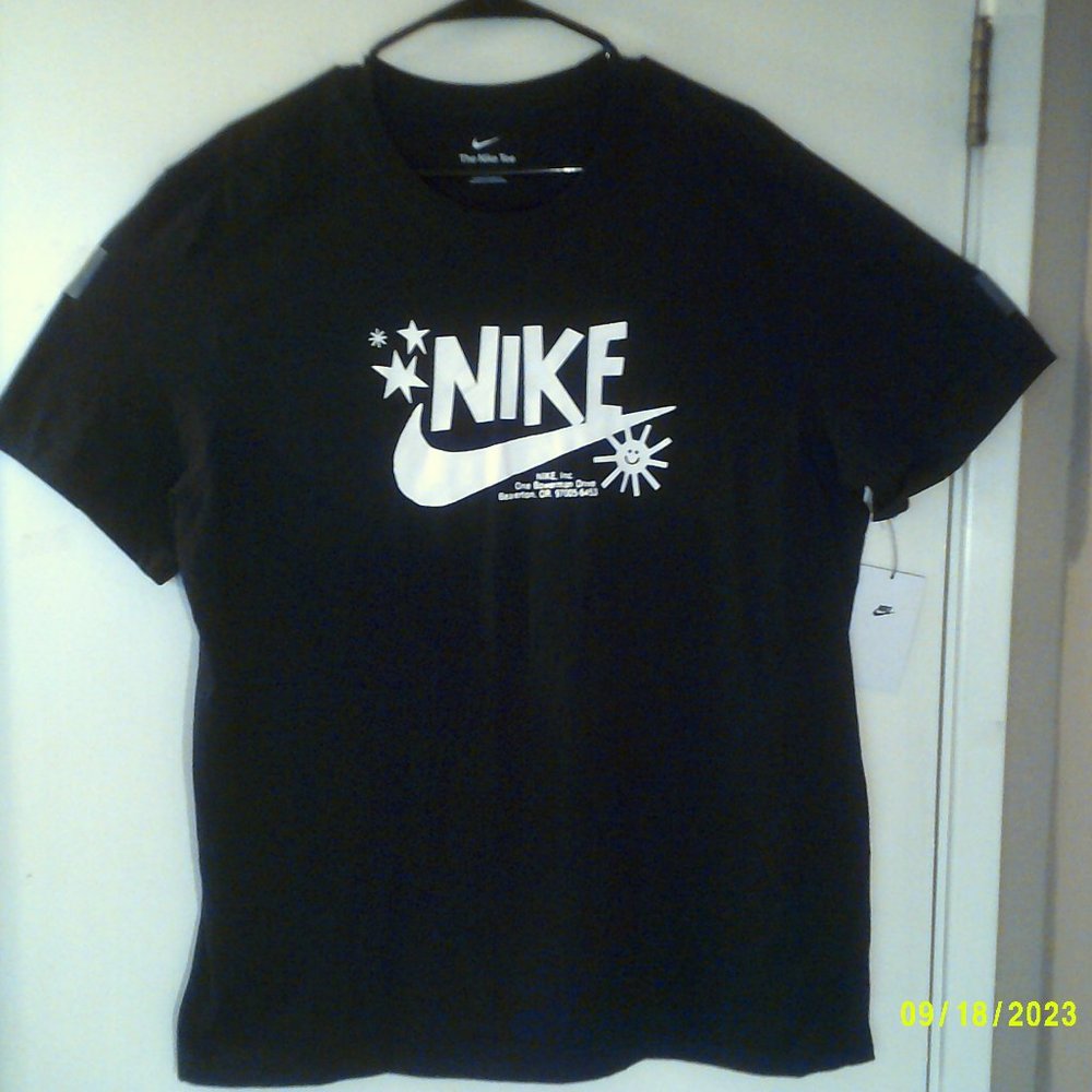 NEW NIKE SPORTSWEAR "Smiley Face Statement Tee" MENS BLACK T-SHIRT XL FJ2114-010